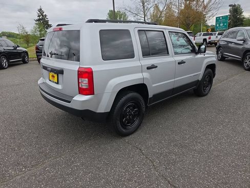 Used 2012 Jeep Patriot Sport AWD/4WD image 6