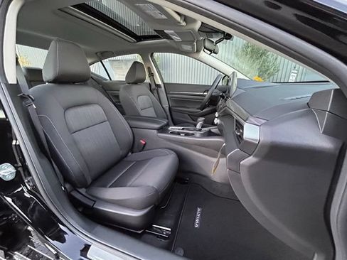 New 2025 Nissan Altima 2.5 SV w/ SV Special Edition Package AWD/4WD image 30