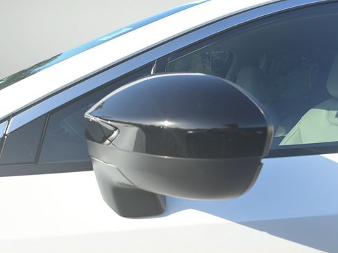 Used 2025 Nissan Murano SV FWD image 18