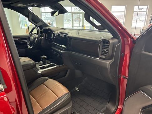 Used 2024 Chevrolet Silverado 1500 High Country w/ High Country Premium Package image 26