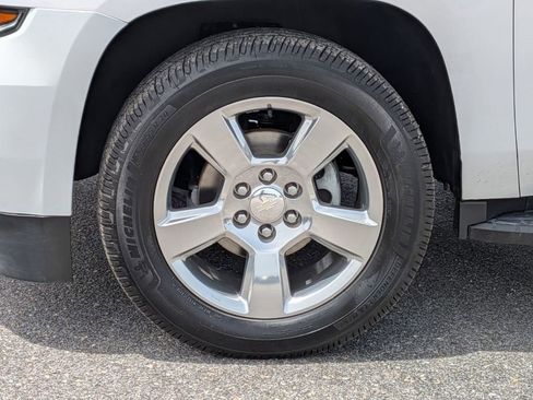 Used 2019 Chevrolet Suburban LT RWD image 10