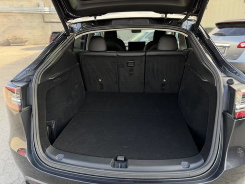 Used 2024 Tesla Model Y Long Range RWD image 16