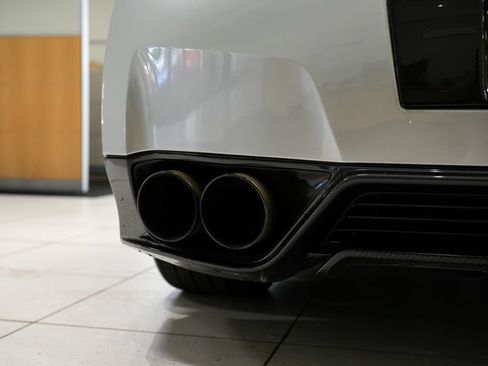 Used 2016 Nissan GT-R Premium AWD/4WD image 13