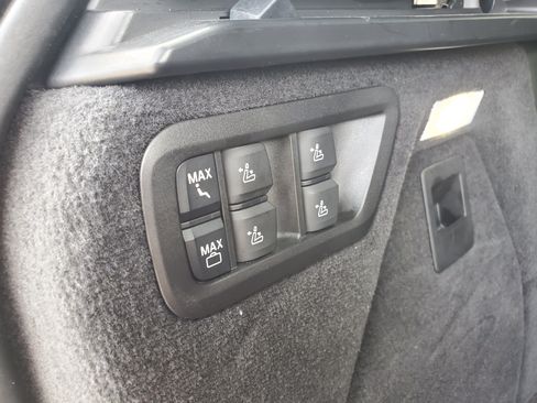 Certified 2025 BMW X7 M60i AWD/4WD image 36
