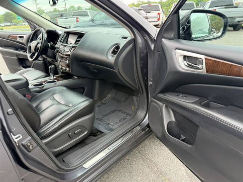Used 2013 Nissan Pathfinder SL w/ Cargo Pkg FWD image 10