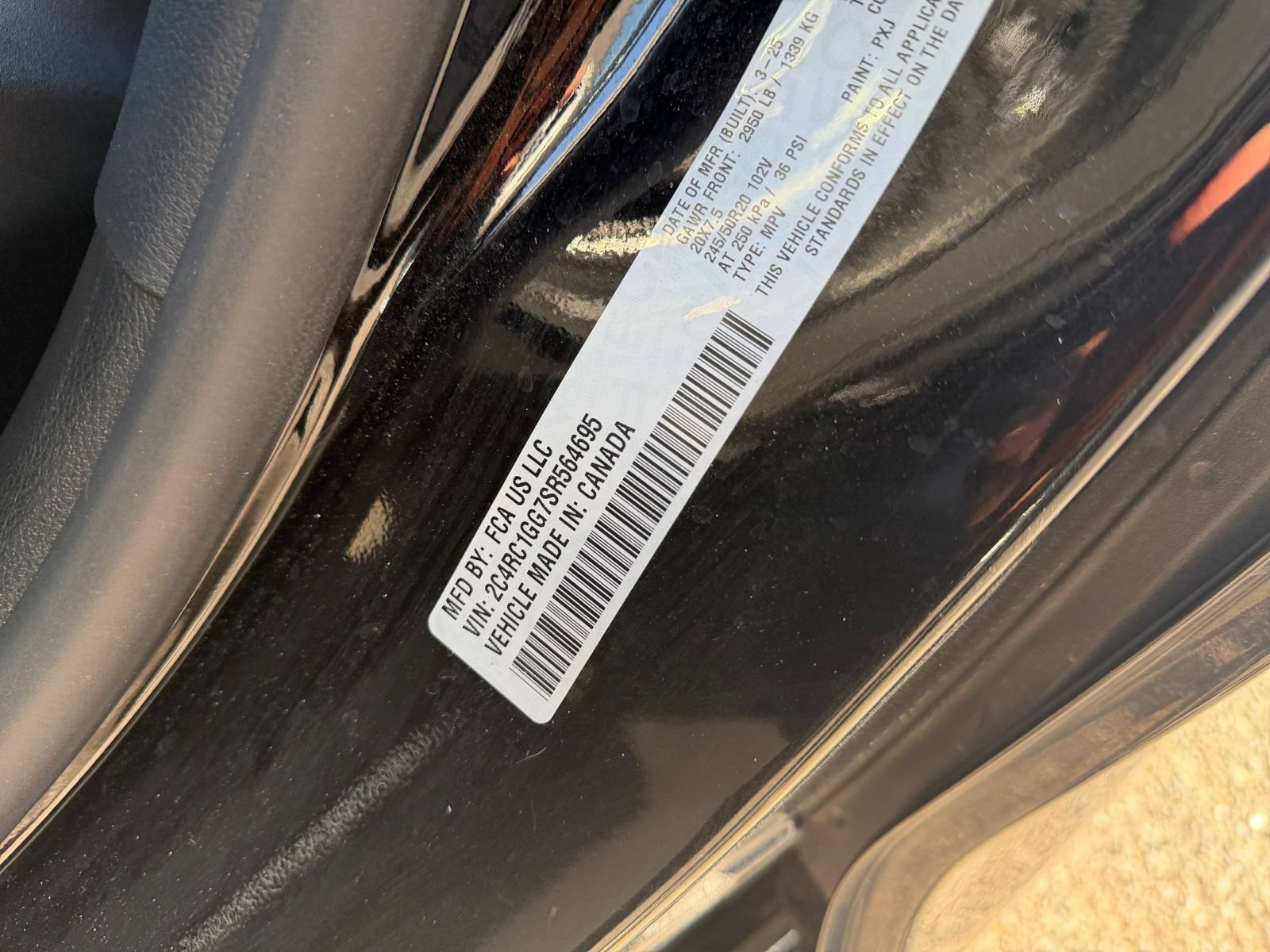 Used 2025 Chrysler Pacifica Limited FWD image 33