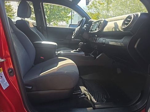 Certified 2017 Toyota Tacoma TRD Sport image 11