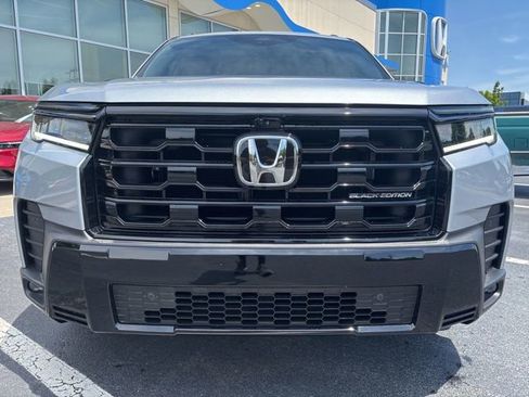 Certified 2026 Honda Pilot Black Edition image 2