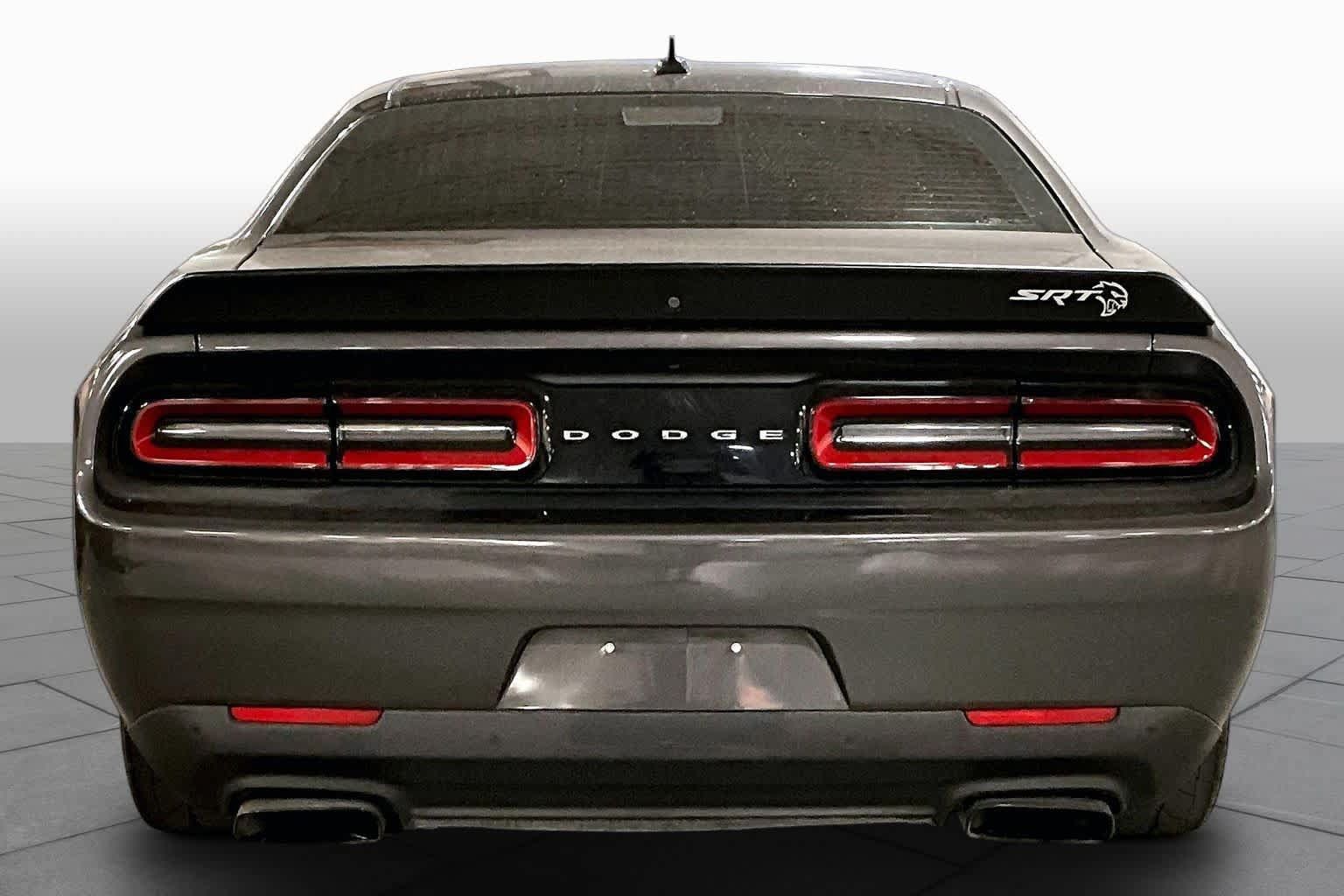 Used 2016 Dodge Challenger SRT Hellcat RWD image 5