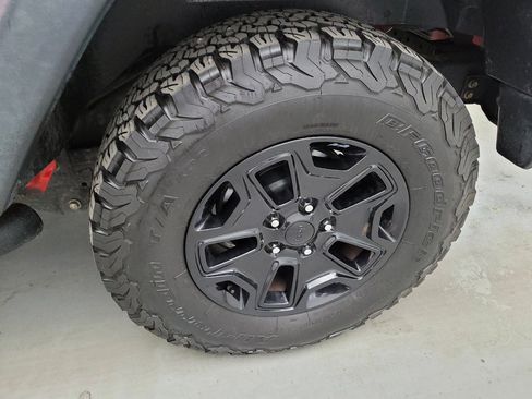 Used 2015 Jeep Wrangler Sport AWD/4WD image 31