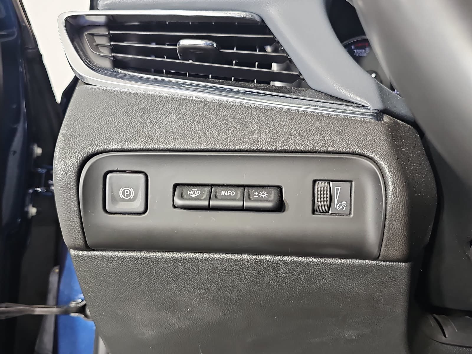 Used 2023 Buick Enclave Premium w/ Experience Buick Package FWD image 25
