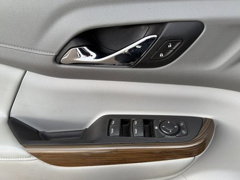 Used 2019 GMC Acadia SLE FWD image 43