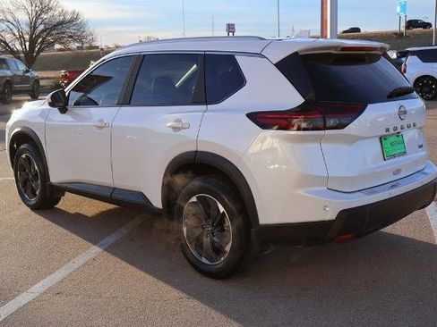Certified 2024 Nissan Rogue SV w/ SV Premium Package image 9