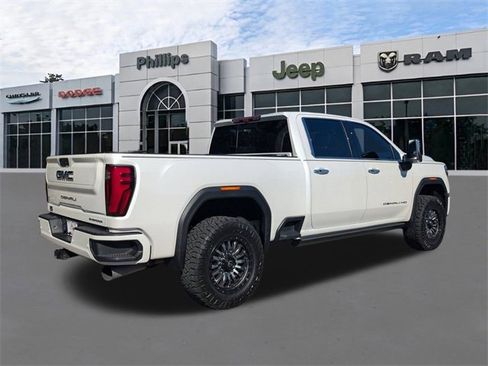 Used 2025 GMC Sierra 2500 Denali Ultimate image 3