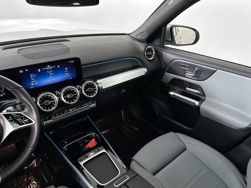 Used 2026 Mercedes-Benz GLB 250 image 22