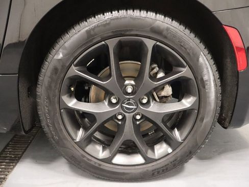 Used 2025 Chrysler Pacifica Limited FWD image 28