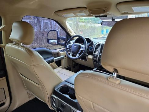 Used 2017 Ford F250 Lariat w/ Chrome Package image 56