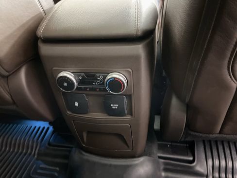 Used 2022 Ford Explorer King Ranch w/ Technology Package image 9