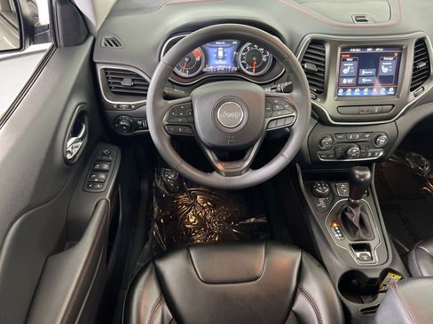 Used 2022 Jeep Cherokee Trailhawk image 21