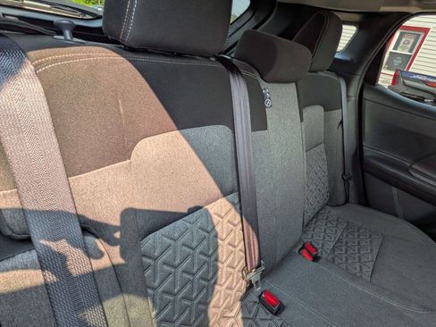 Used 2025 Nissan Kicks SV AWD/4WD image 22