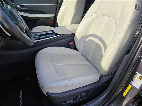 Used 2022 Hyundai Sonata Limited image 16