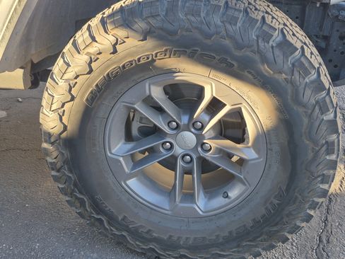 Used 2021 Jeep Gladiator Rubicon w/ LED Lighting Group image 16