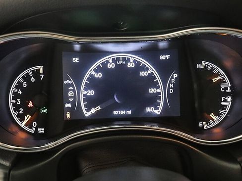 Used 2020 Jeep Grand Cherokee Altitude AWD/4WD image 32