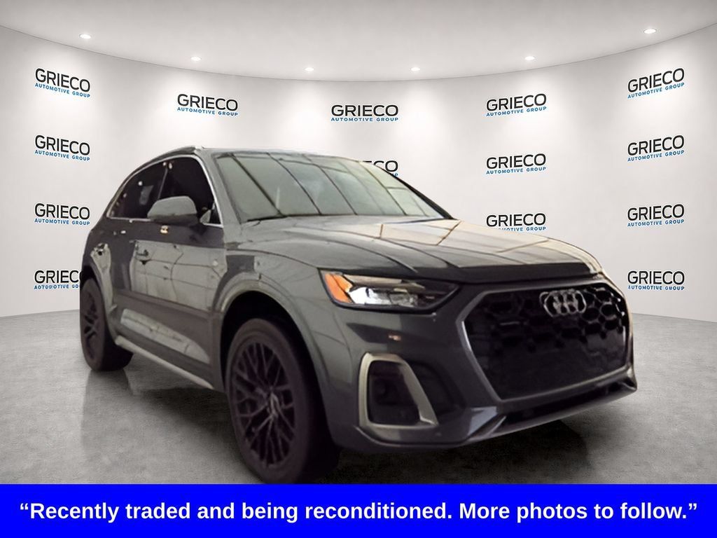 Used 2022 Audi Q5 2.0T Premium Plus w/ Premium Plus Package AWD/4WD image 1