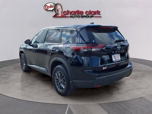 Used 2025 Nissan Rogue S image 3
