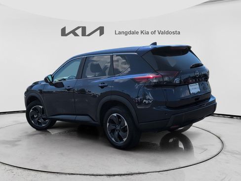 Used 2024 Nissan Rogue SV AWD/4WD image 9