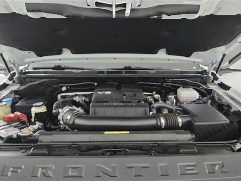 Used 2022 Nissan Frontier PRO-4X w/ Off-Road Protection Package image 39