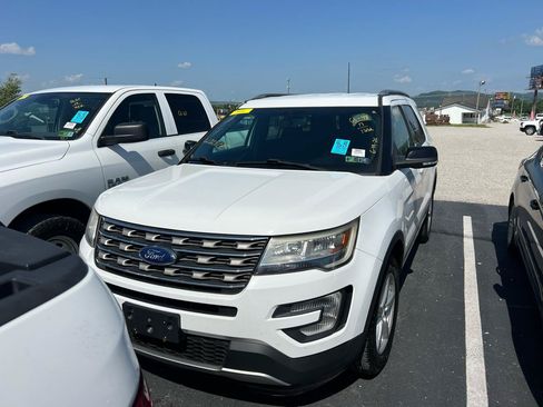 Used 2017 Ford Explorer XLT w/ Equipment Group 201A AWD/4WD image 1