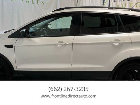 Used 2017 Ford Escape SE w/ Equipment Group 201A image 4