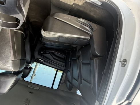 Used 2017 GMC Yukon XL SLT AWD/4WD image 14