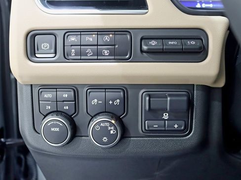 Used 2024 Chevrolet Suburban Premier w/ Premium Package image 16