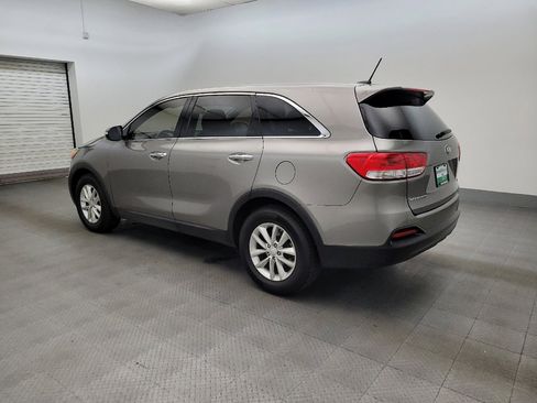 Used 2017 Kia Sorento L FWD image 3