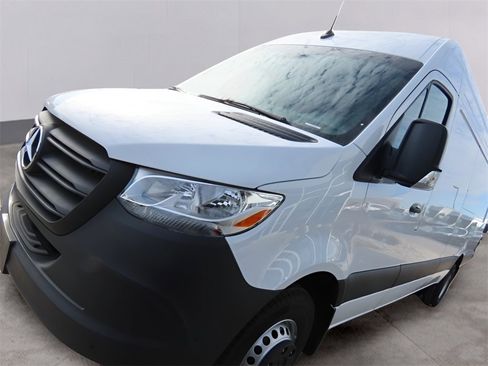 Used 2024 Mercedes-Benz Sprinter 3500 image 2