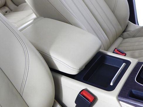 Used 2022 Audi Q5 2.0T Premium Plus w/ Premium Plus Package image 16