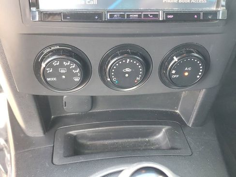 Used 2006 MAZDA MX-5 Miata Grand Touring image 25