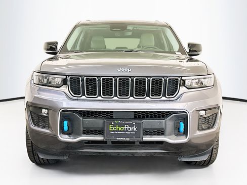 Used 2022 Jeep Grand Cherokee Overland image 2