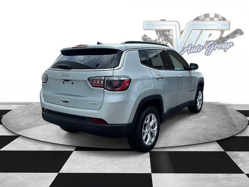 Certified 2024 Jeep Compass Latitude AWD/4WD image 4
