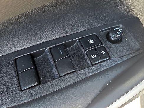 Used 2025 Toyota Corolla SE FWD image 16