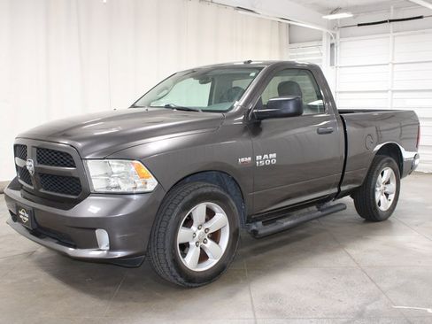 Used 2015 RAM 1500 Express RWD image 4