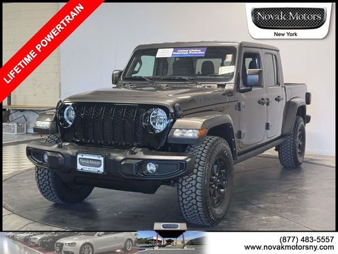 Used 2021 Jeep Gladiator Sport AWD/4WD image 4
