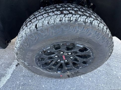 New 2026 GMC Canyon Elevation w/ Convenience Package image 21