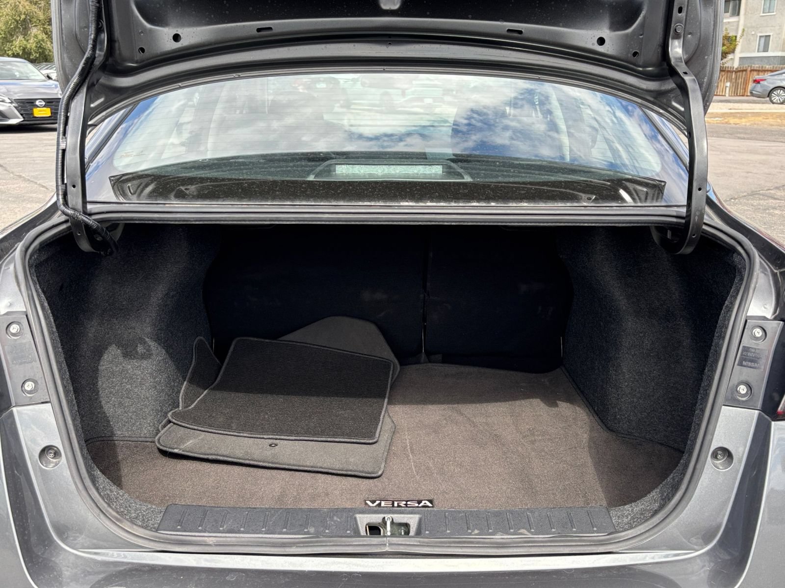 Used 2025 Nissan Versa SV FWD image 28
