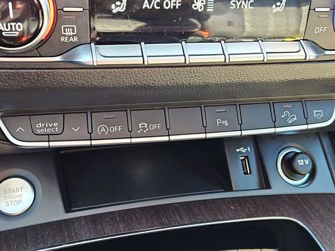 Used 2023 Audi Q5 2.0T Premium w/ Convenience Package AWD/4WD image 17