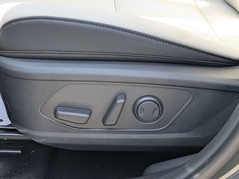Used 2025 Kia Seltos EX FWD image 21