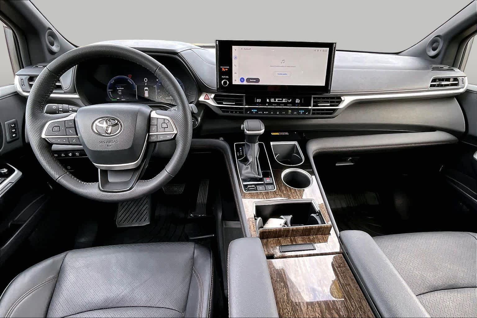 Used 2026 Toyota Sienna Platinum AWD/4WD image 15