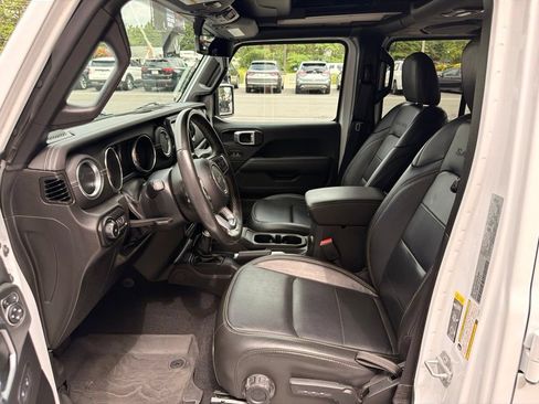 Used 2022 Jeep Wrangler Unlimited Sahara w/ Cold Weather Group AWD/4WD image 12